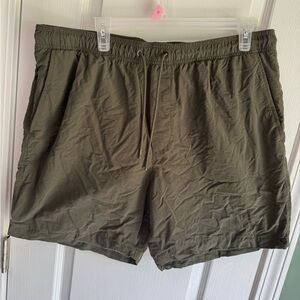 American eagle olive‎ green shorts men’s size XL